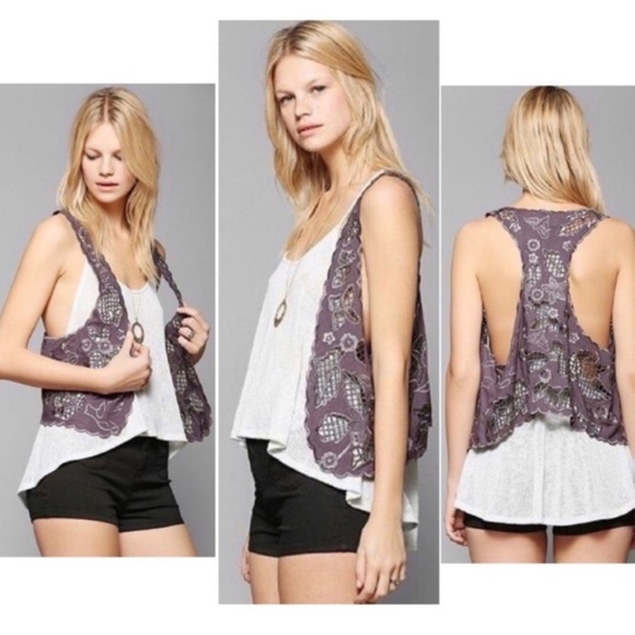 URBAN Outfitters Eyelet Cut-out Lace Open Front Bohemian Vest Gray Size M New - Picture 7 of 8